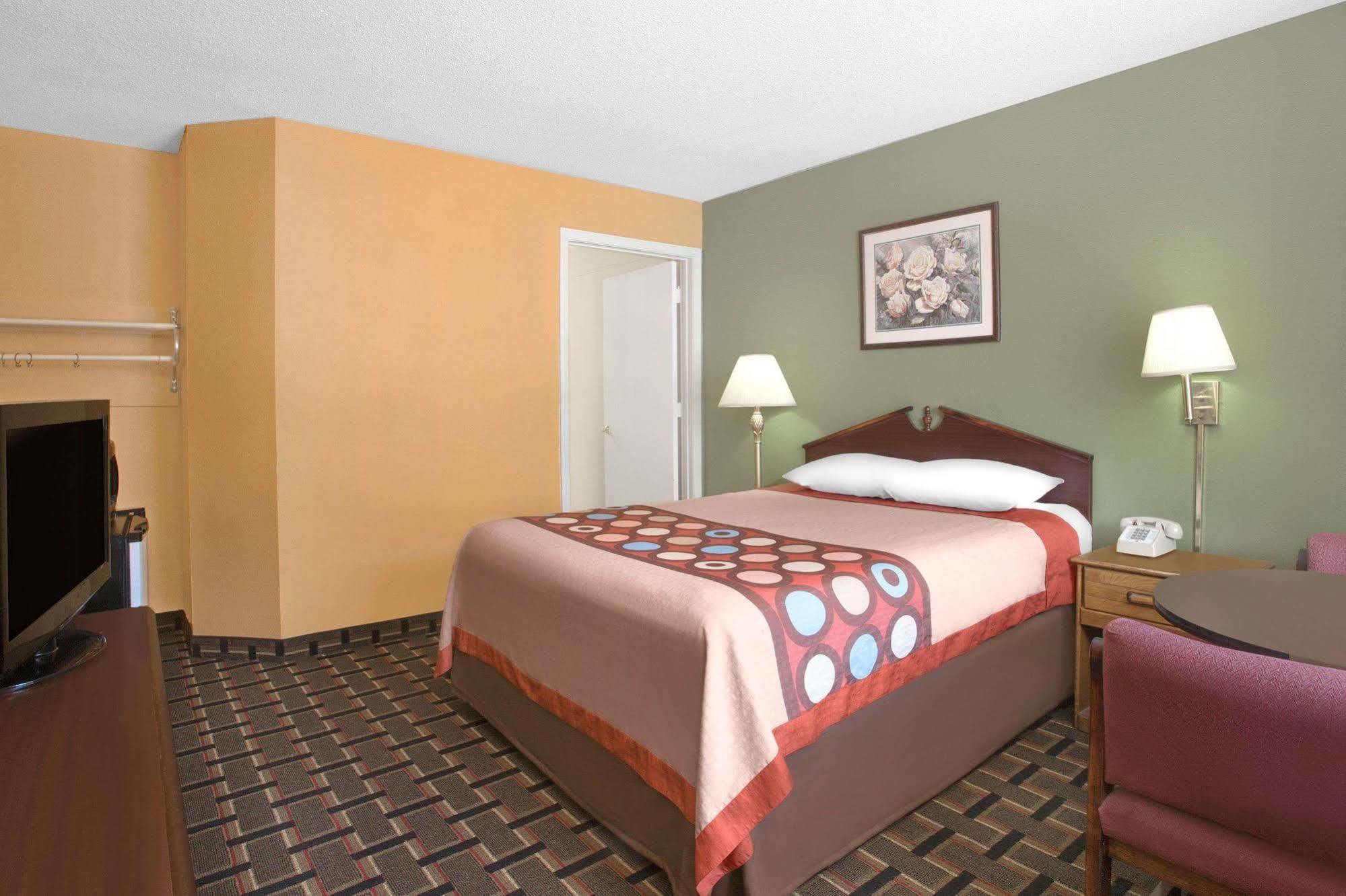 Motel Americas Value Darien
