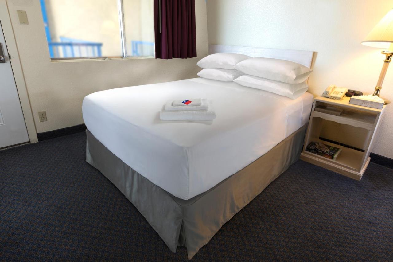 Motel Americas Value Darien